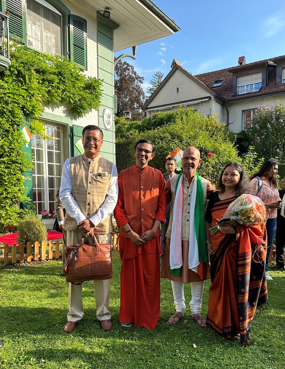 Shachi Gurumayum, Swami Shubamritananda, Seine Exzellenz Mridul Kumar, Rahmati K. Mishra   Social Secretary to the Ambassador