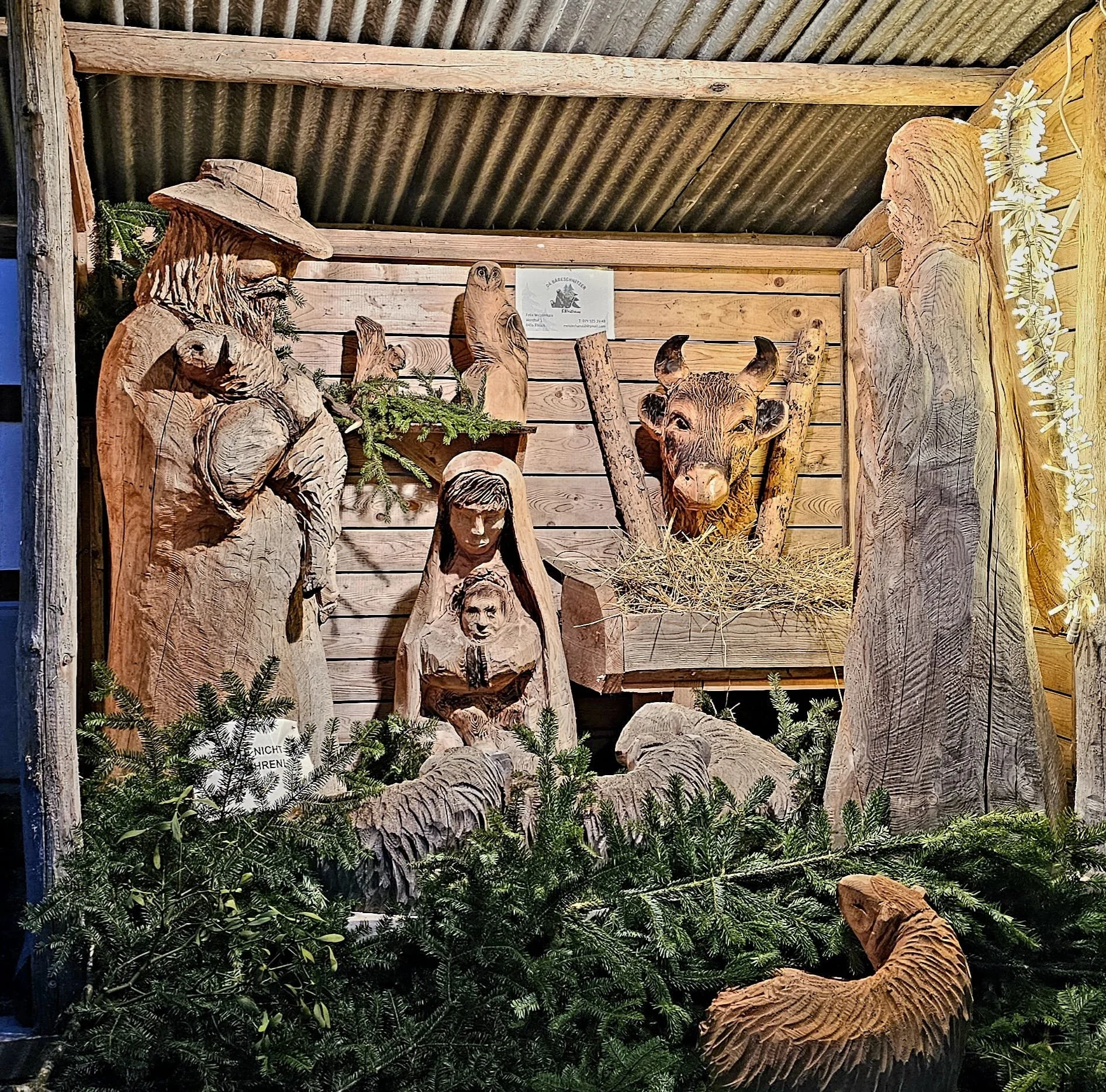 Krippe von Felix Meisterhans vor dem Pumpenhaus