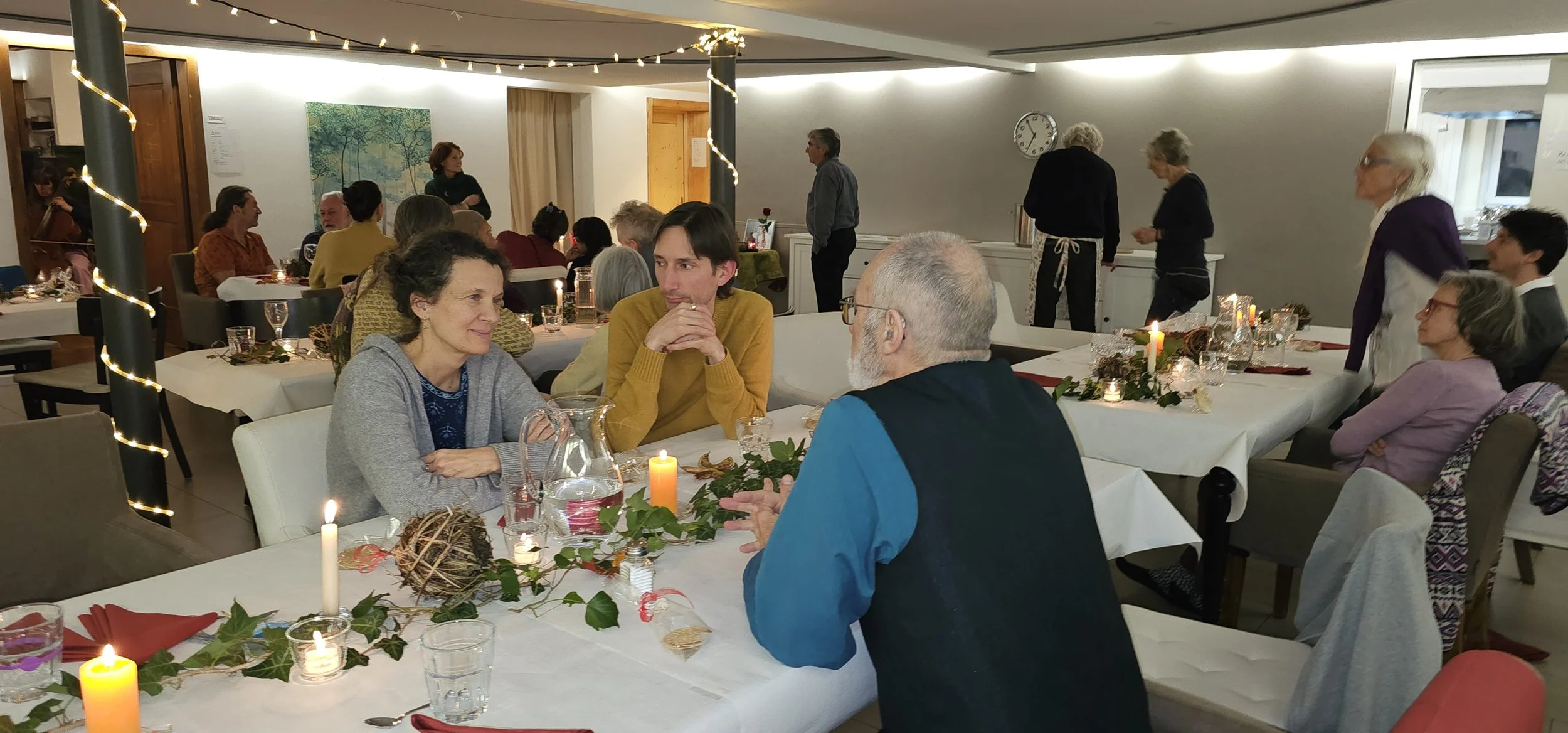 Kleiner Schwatz vor dem Essen.