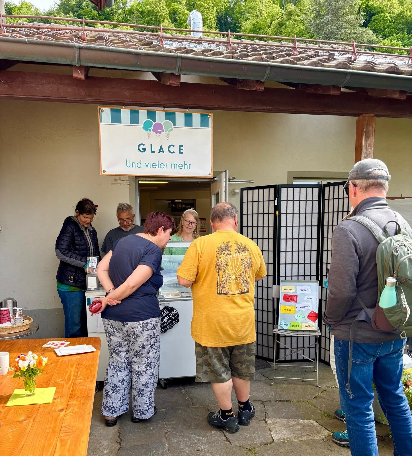 Ein strahlender Saisonstart: „Glacé &amp; Café To Go" feiert Premiere