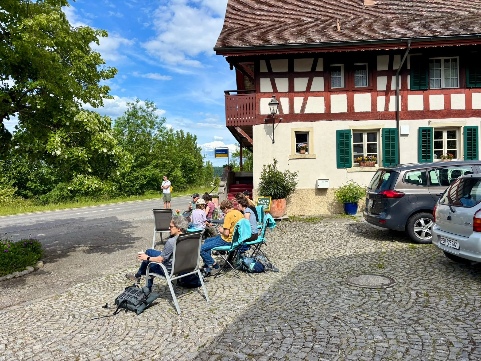 An der Strasse.jpeg