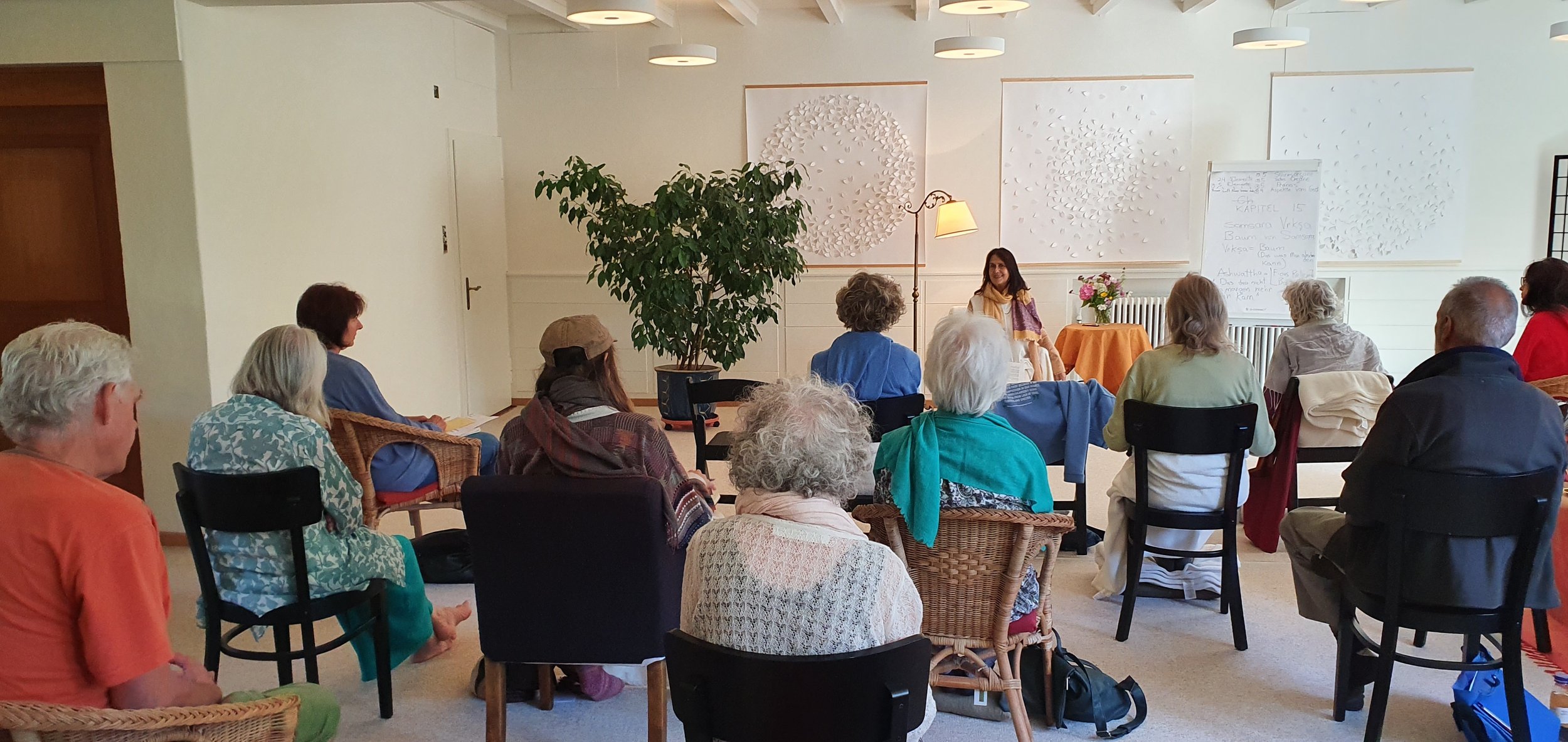 Aviva mit Gruppe 2020 Juli.jpg