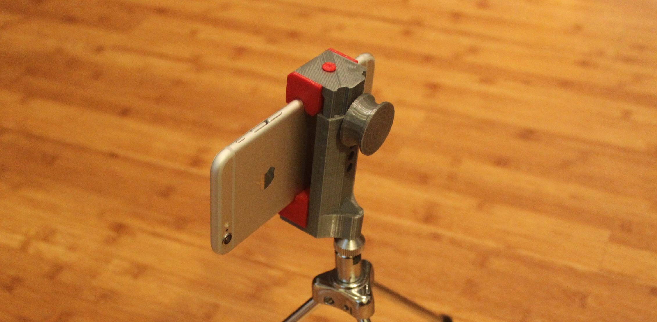 Universal Smartphone Tripod Mount