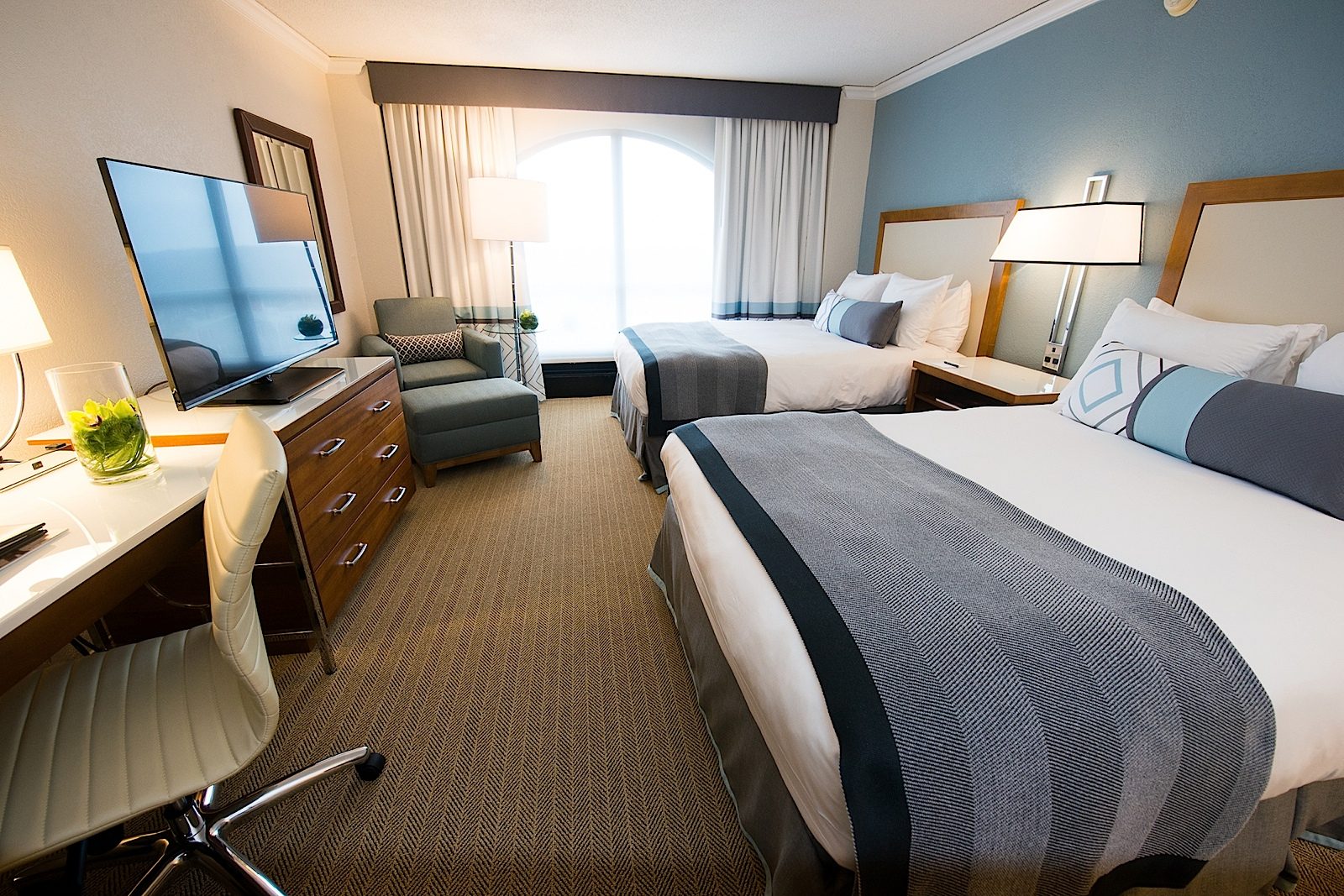 lowes hotel.jpg