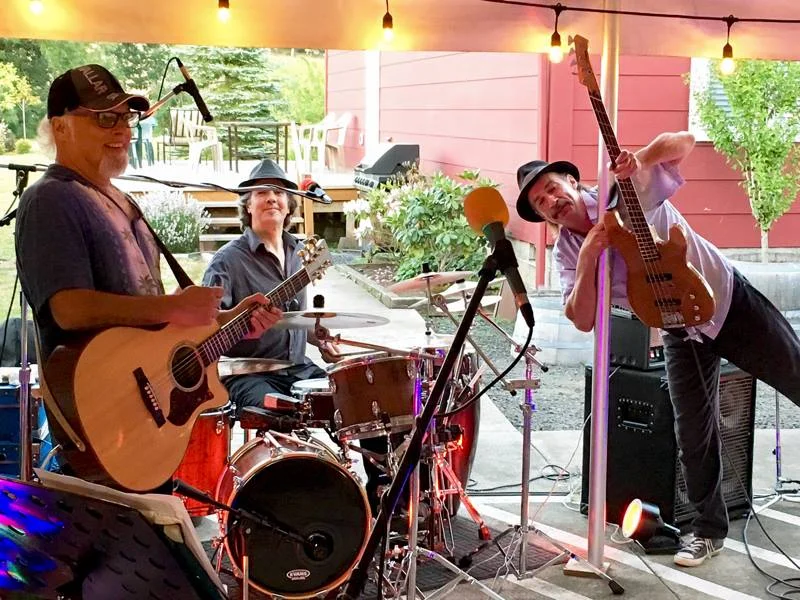The Brewketts  &amp; Vinnie's Smokin' BBQ at Friday Night Cruise
