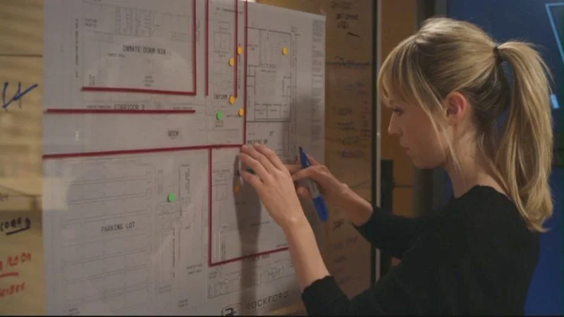 Leverage-The-Jailhouse-Job-3-01-leverage-23565611-1280-720.jpg