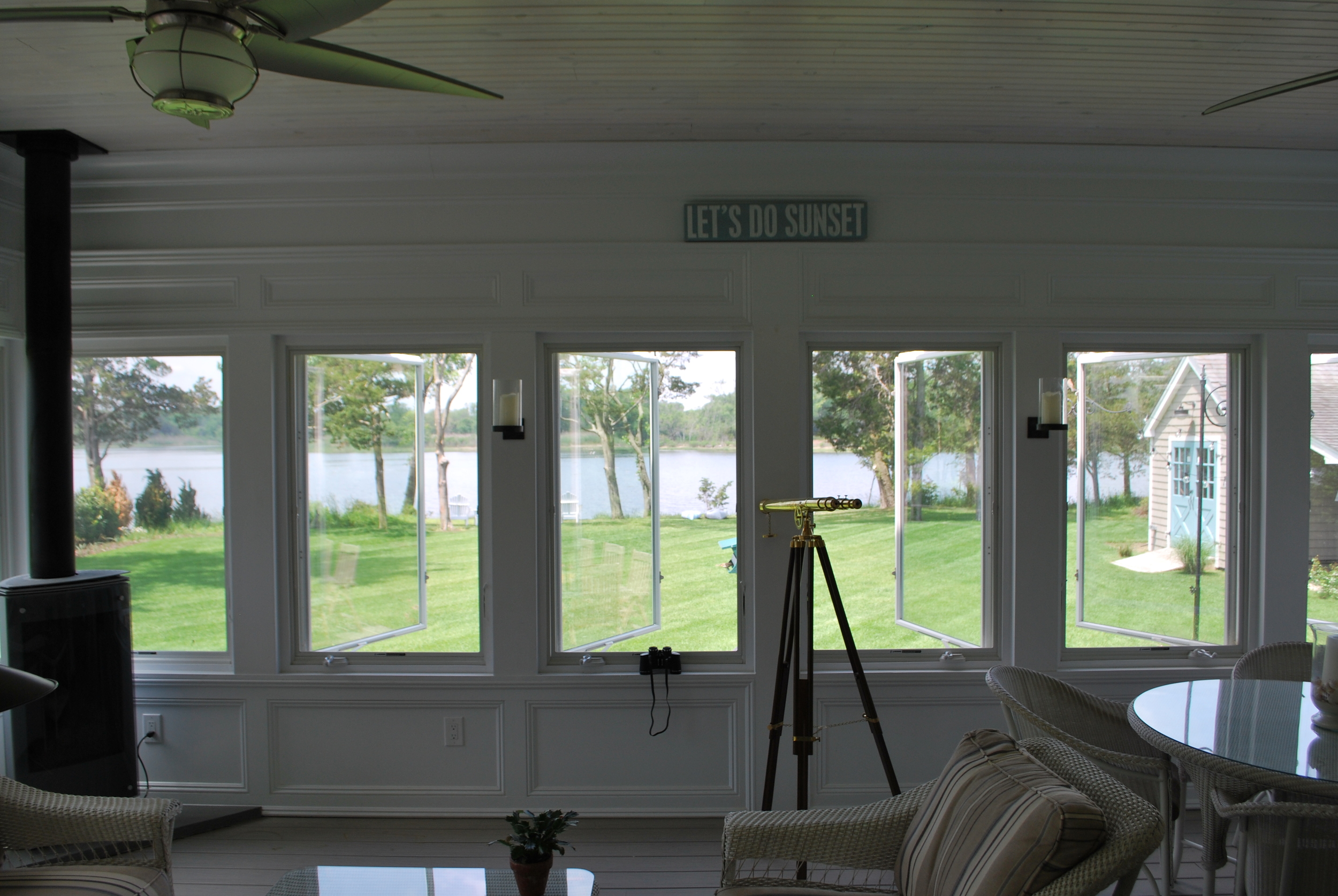 From simple crown moldings to extravagant ceiling details, Cusumano Construction is your trim specialist. Working with Cusumano for your cabinet and trim needs has great benefits! We can customize the look of your trim to coordinate with your custom cabinetry, making your home truly yours.