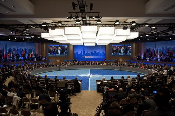 2012-NATO-Summit_37_1roundtable.jpg
