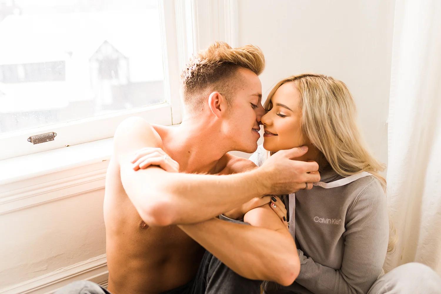 in-home-couples-session-colorado-photographer-21.jpg