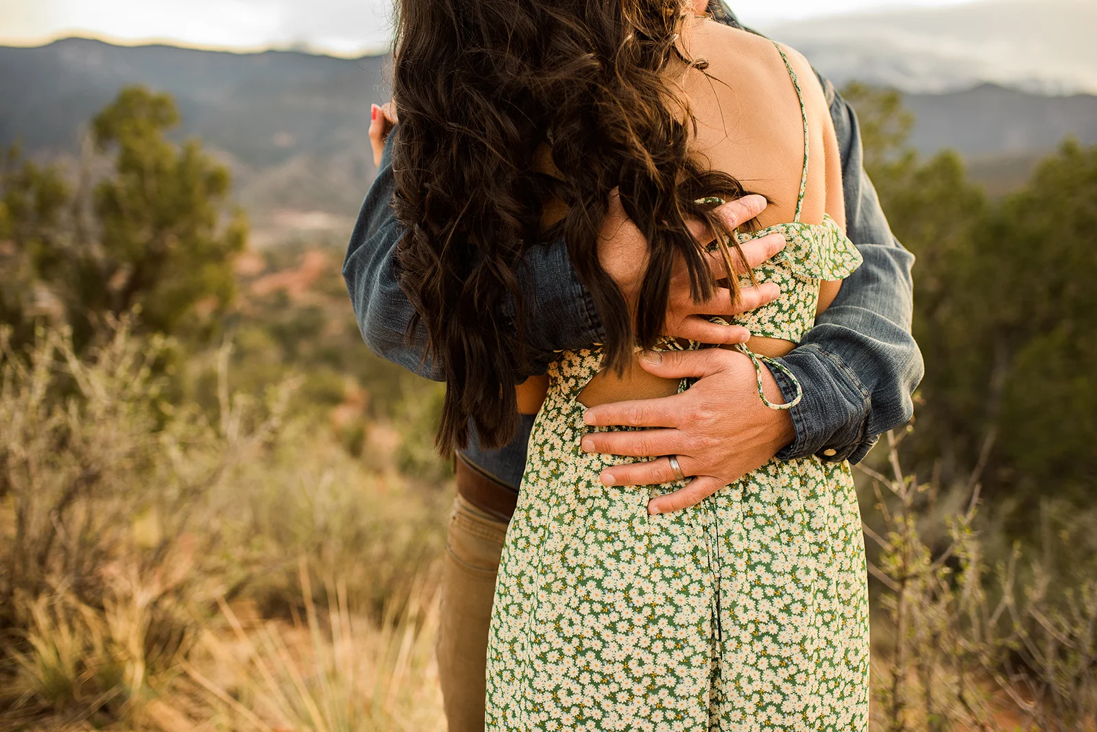 garden-of-the-gods-couples-session-colorado-springs-photographer-16.jpg