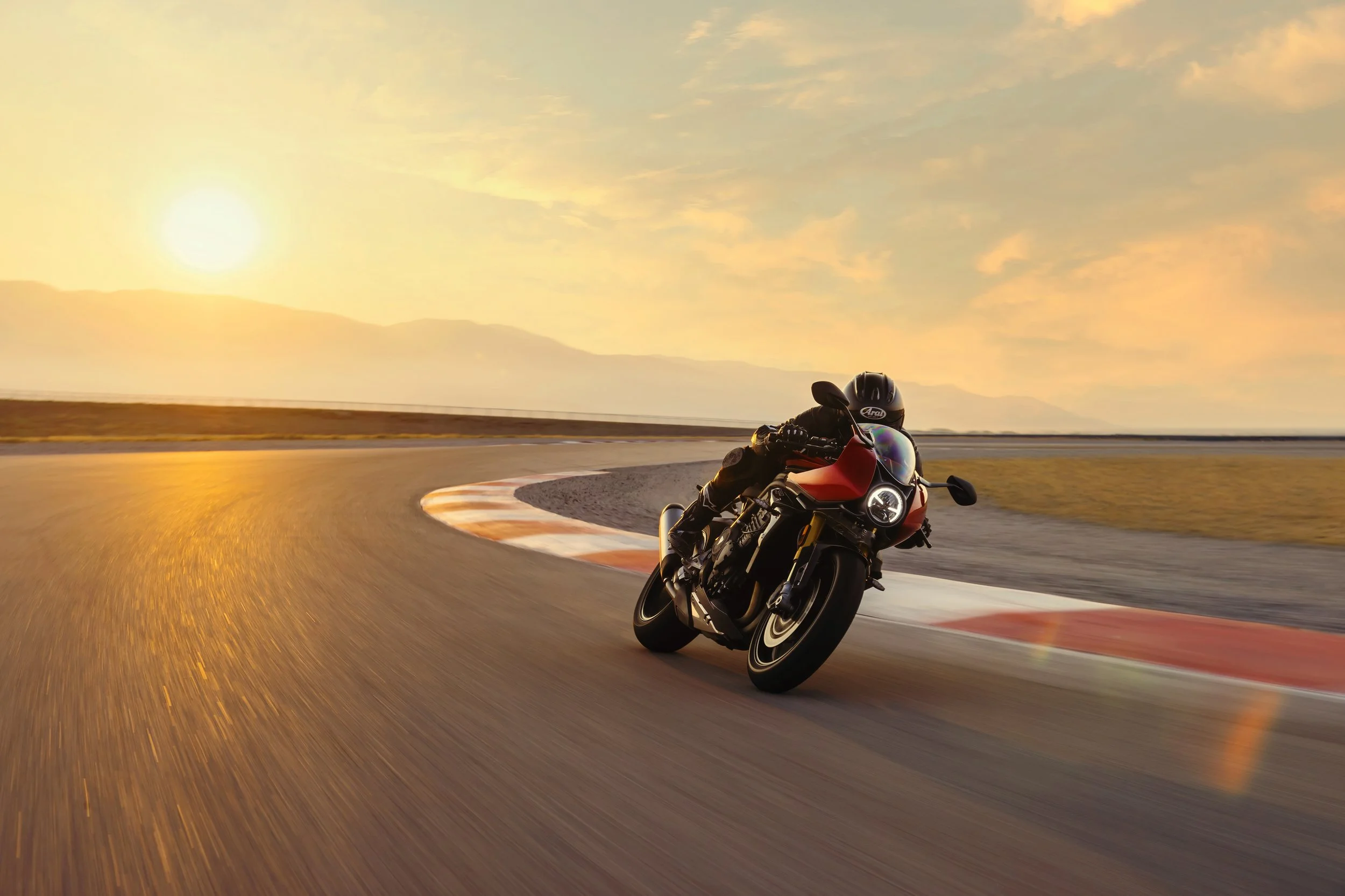 Speed Triple RR_MY22_”N4I9430”_ML.jpg