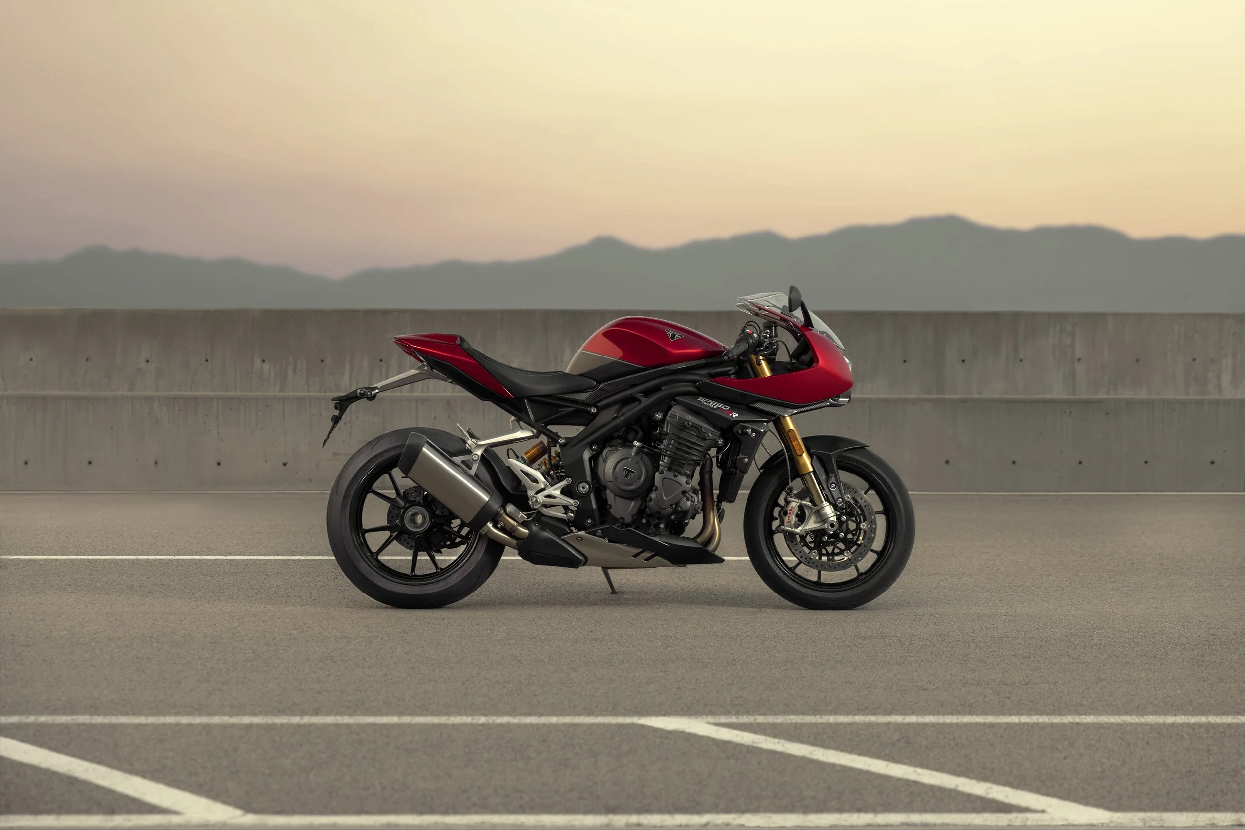 Speed Triple RR_MY22_”27A2300”_ML.jpg