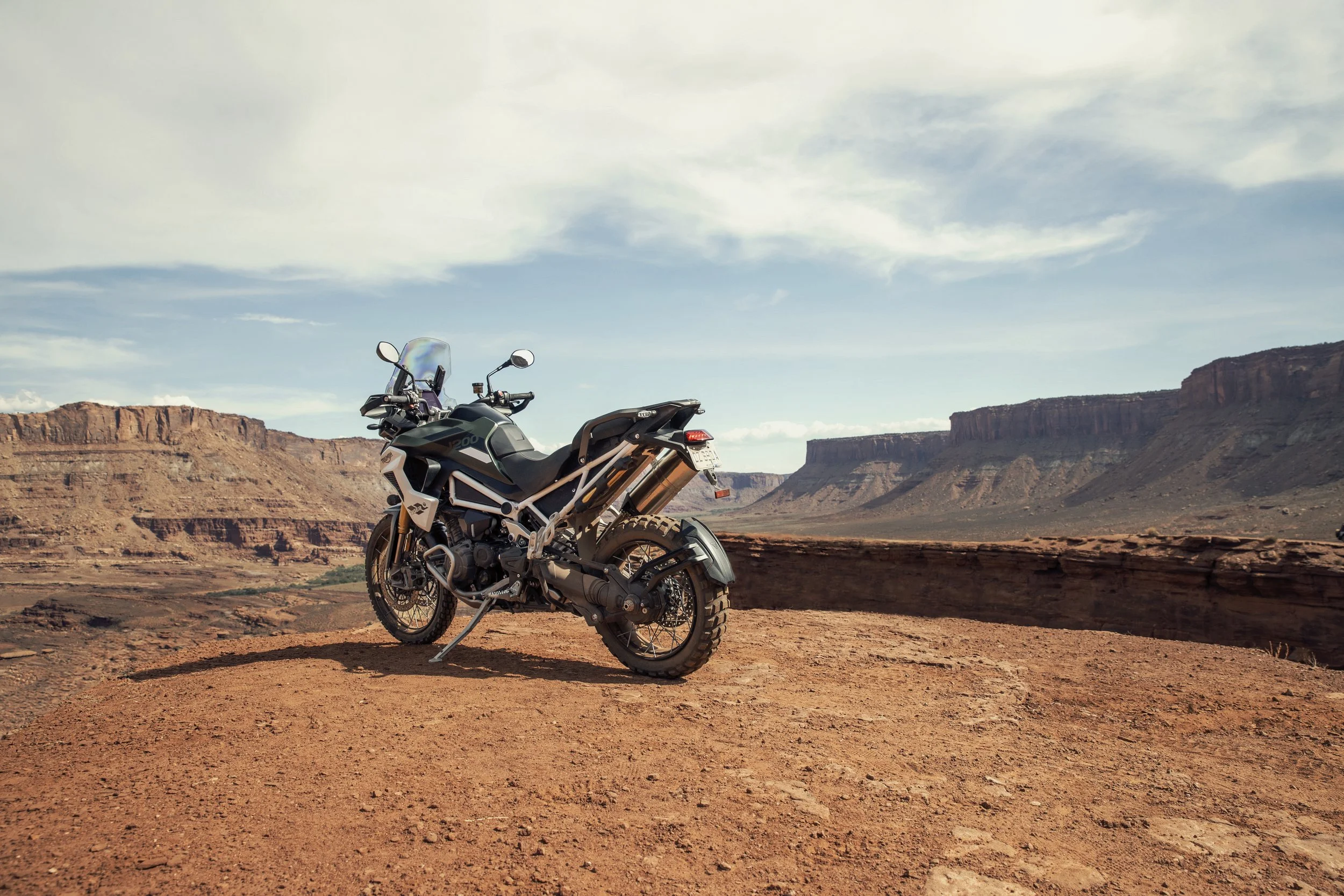 Tiger 1200_Rally Pro_MY22_N4I8797_ML.jpg