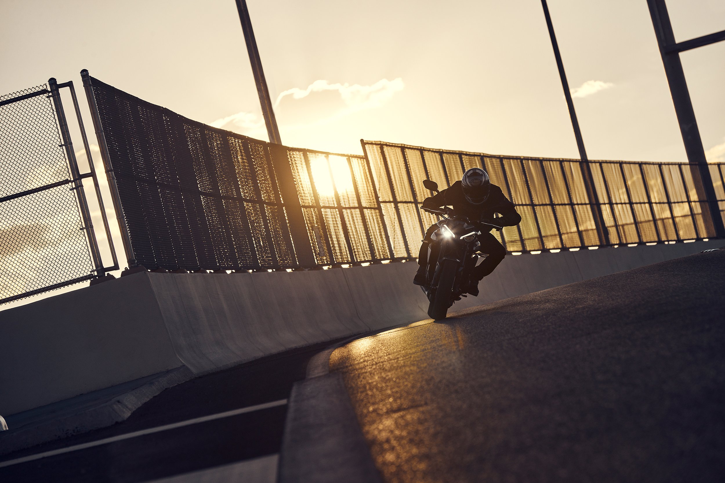 Street Triple R_MY23_20043_ML.jpg