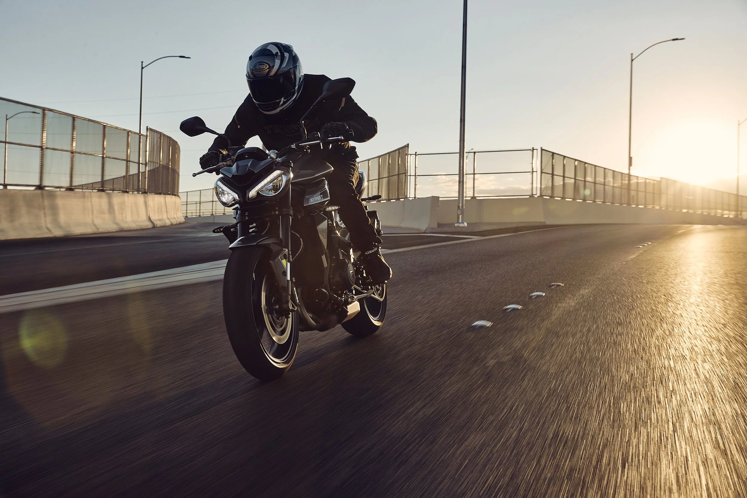 Street Triple R_MY23_24903_ML.jpg