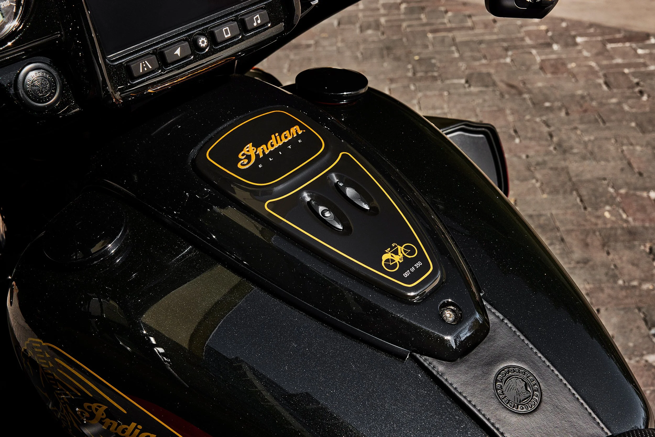 2024-IMC-NA-ROADMASTER-ELITE-TANK-BADGE-DETAIL-0072.jpg