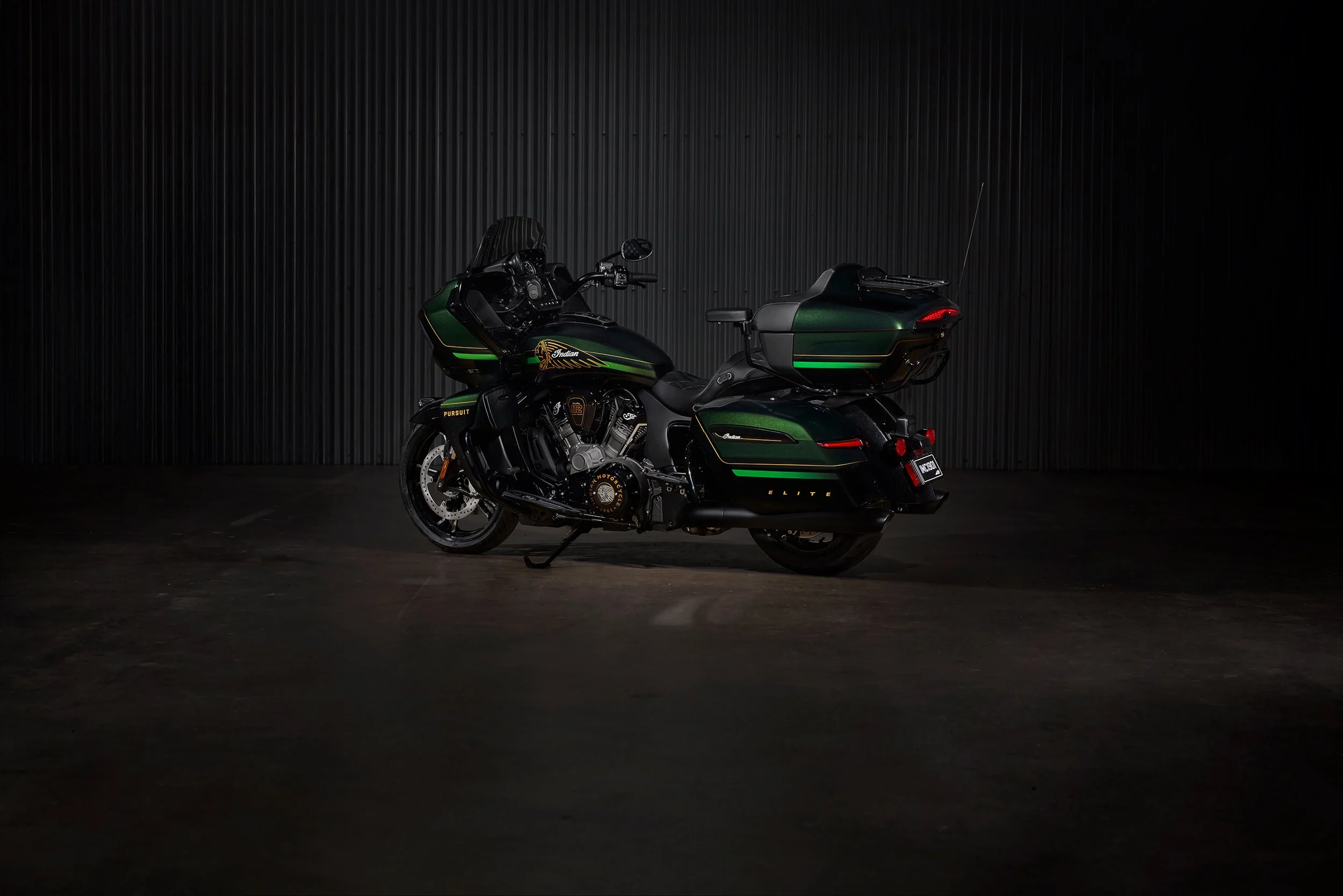 2025_IMC_Indian_Pursuit_Elite_Rear_Three_Quarter.jpg