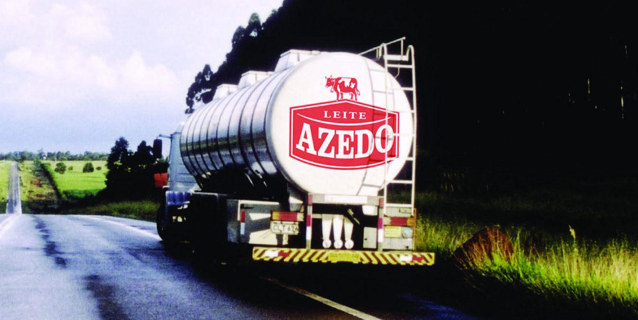 vw caminhoes cover.jpg