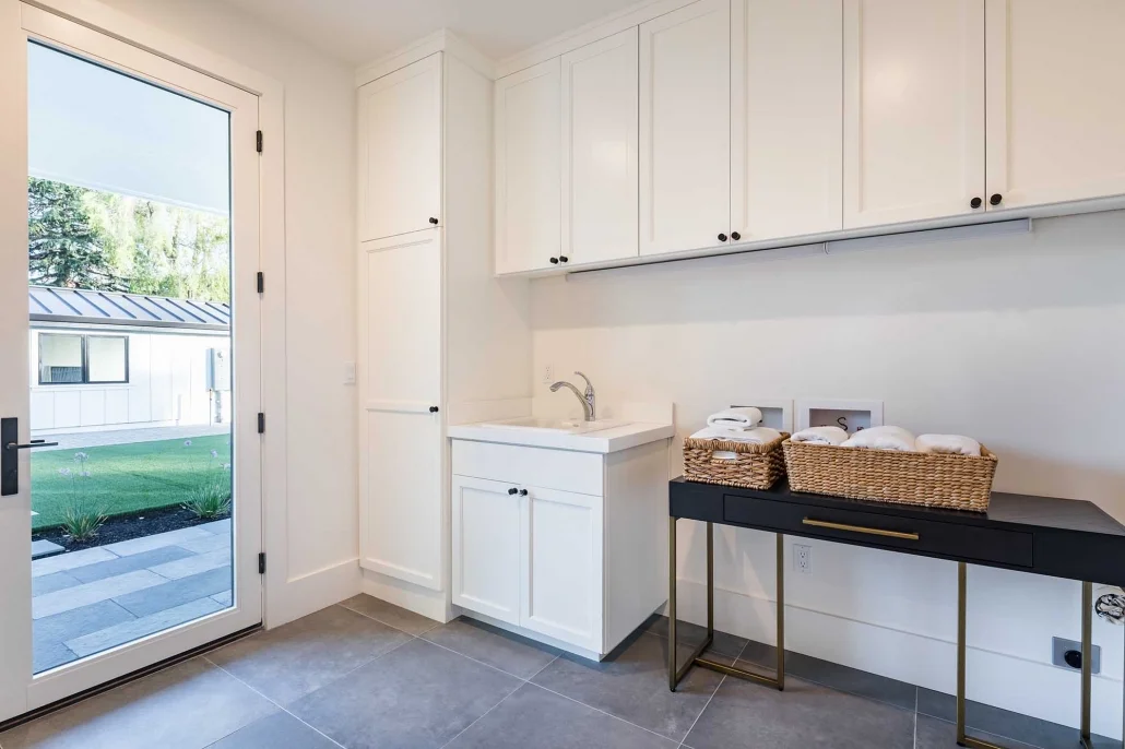 12.LaundryRm_01_ZK-1030x686.jpg