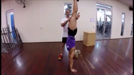 Handstand Kick up 2.png