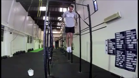 4-Ring muscle up with kip