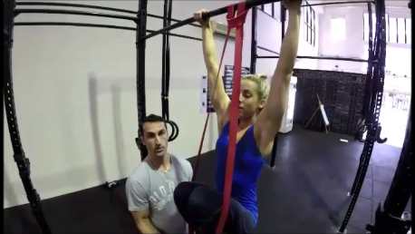 Bar muscle up motion