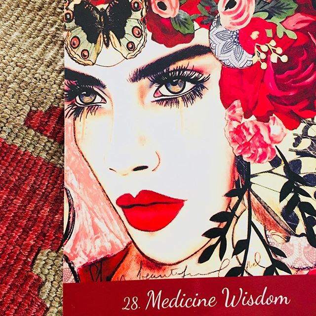 MEDICINE WISDOM Daily Oracle 🔮 
Hello Loves, the oracle says you are a wild woman. Medicine woman has the gifts of soul wisdom and healing from Mother Nature. Animals, plants and crystals have healing power. ☘️
Listen to your higher wisdom within. L