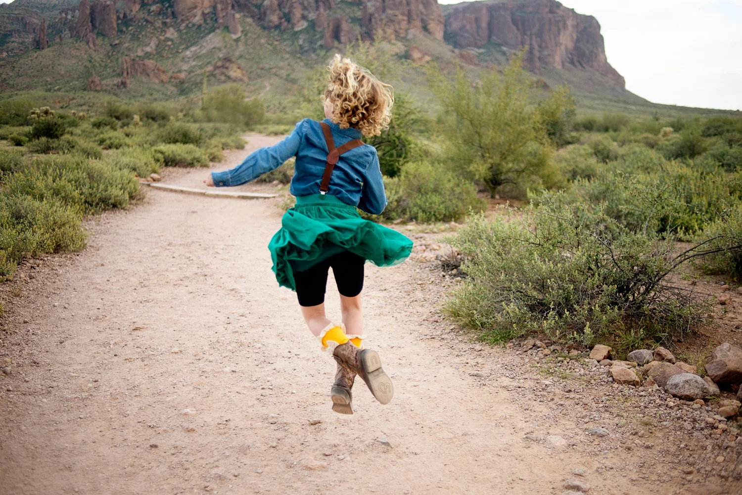 037-phoenix-family-photographer-childrens-photography-in-desert.jpg