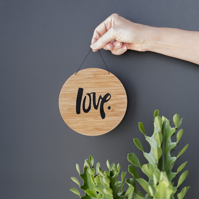 Arlo and Co 'Love Plaque'