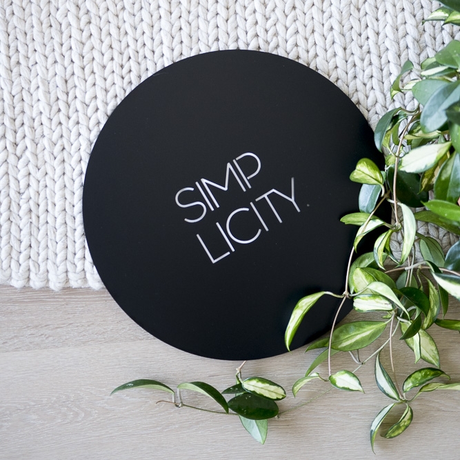 Lisa Sarah - Simplicity Wall Plaque