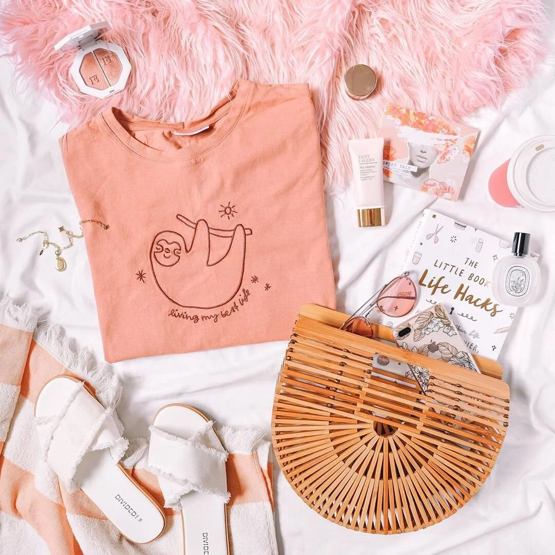 A statement bag featured with all the essentials. Source: @ardaisy_
