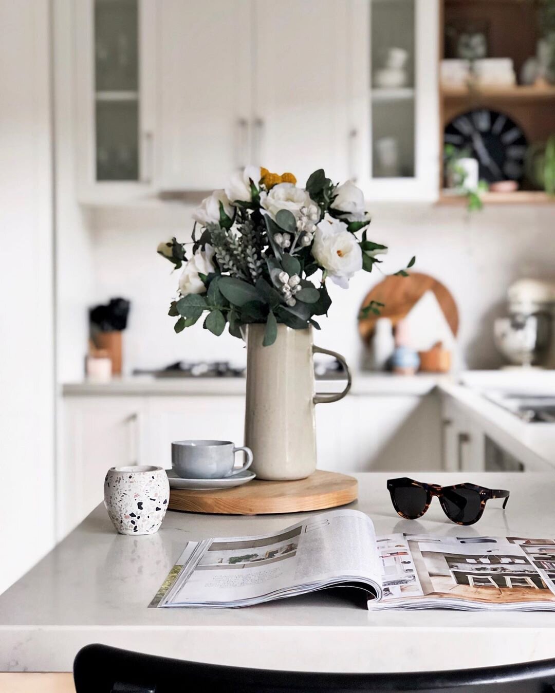 A beautiful vignette at the Kitchen bench. Source: @white.grey.all.day