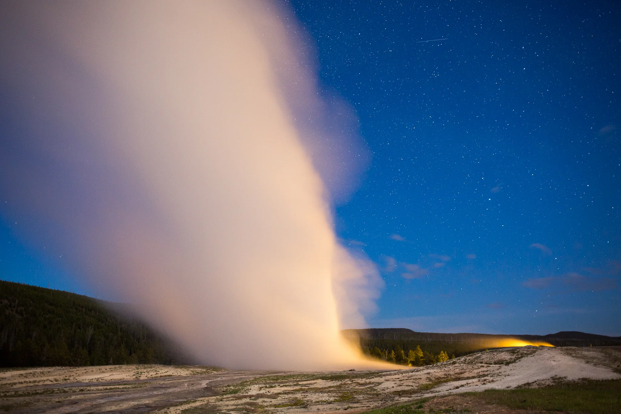Old Faithful, yellowstone national park