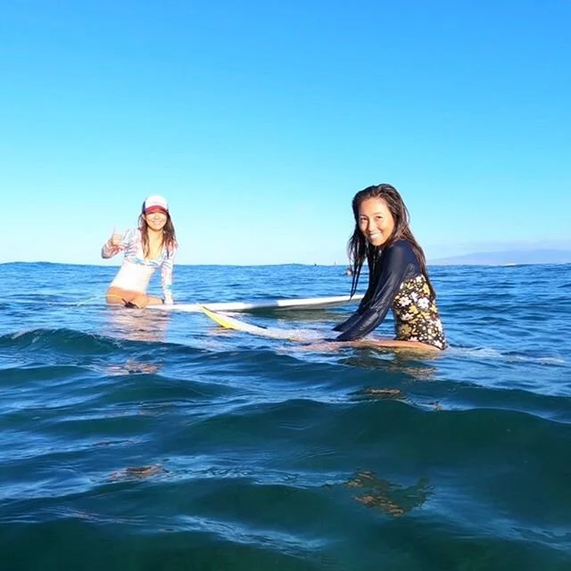 birthday session🏄&zwj;♀️💕 happy birthday @abyukiko 
大好きな先輩とサーフィン！！最高！！
良い一年になります様に🌈🤙🏽 #surfing #ocean 
Thank you for the photo Allen!