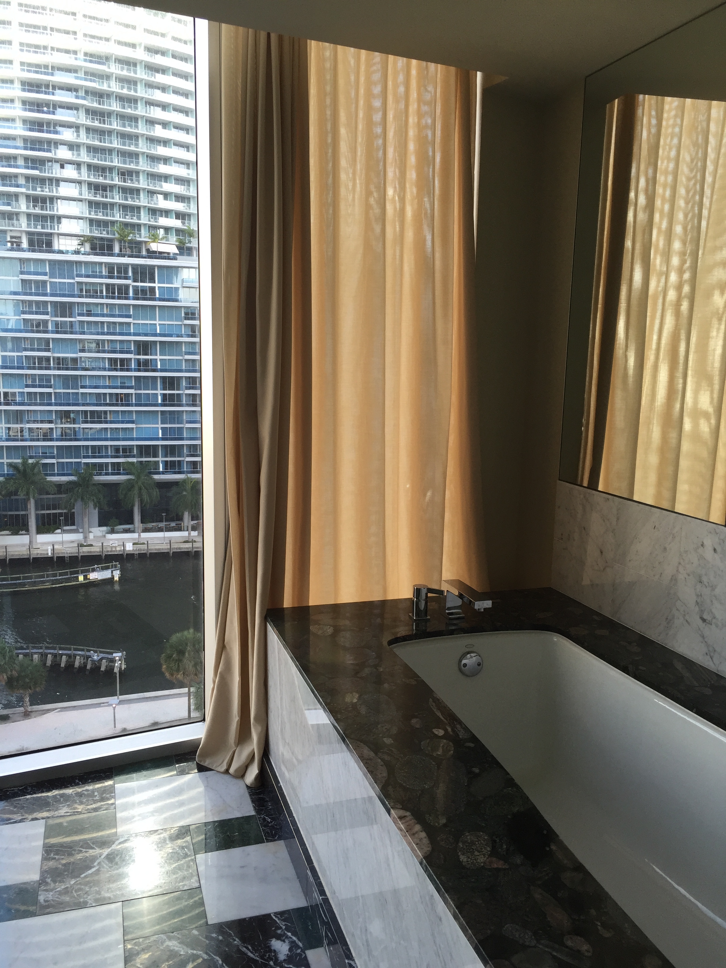 Viceroy Miami Corner Suite Tub