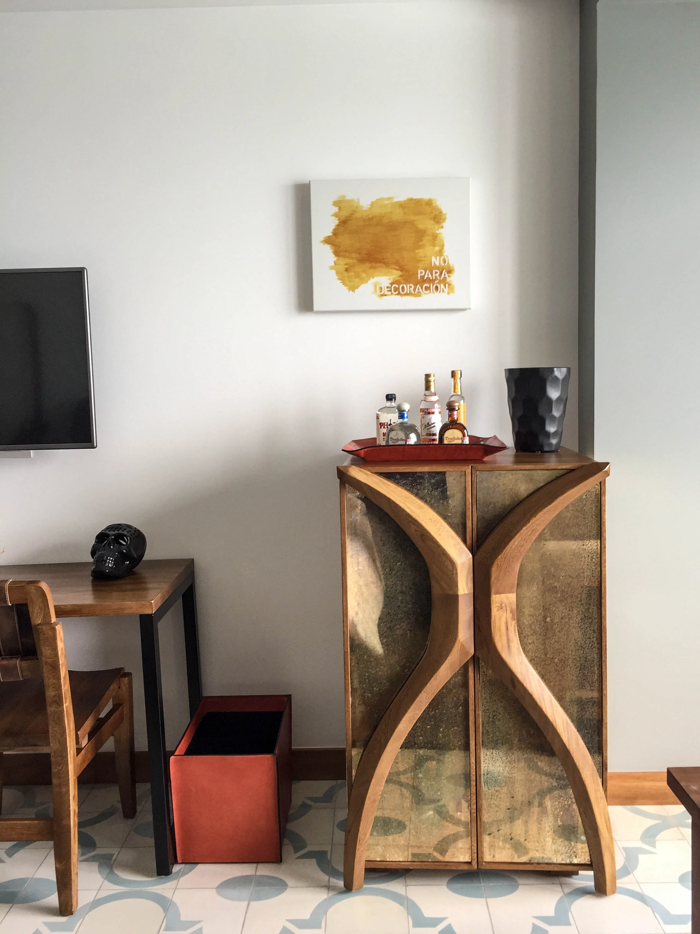 The Cape Cabo San Lucas King Room Bar&nbsp;