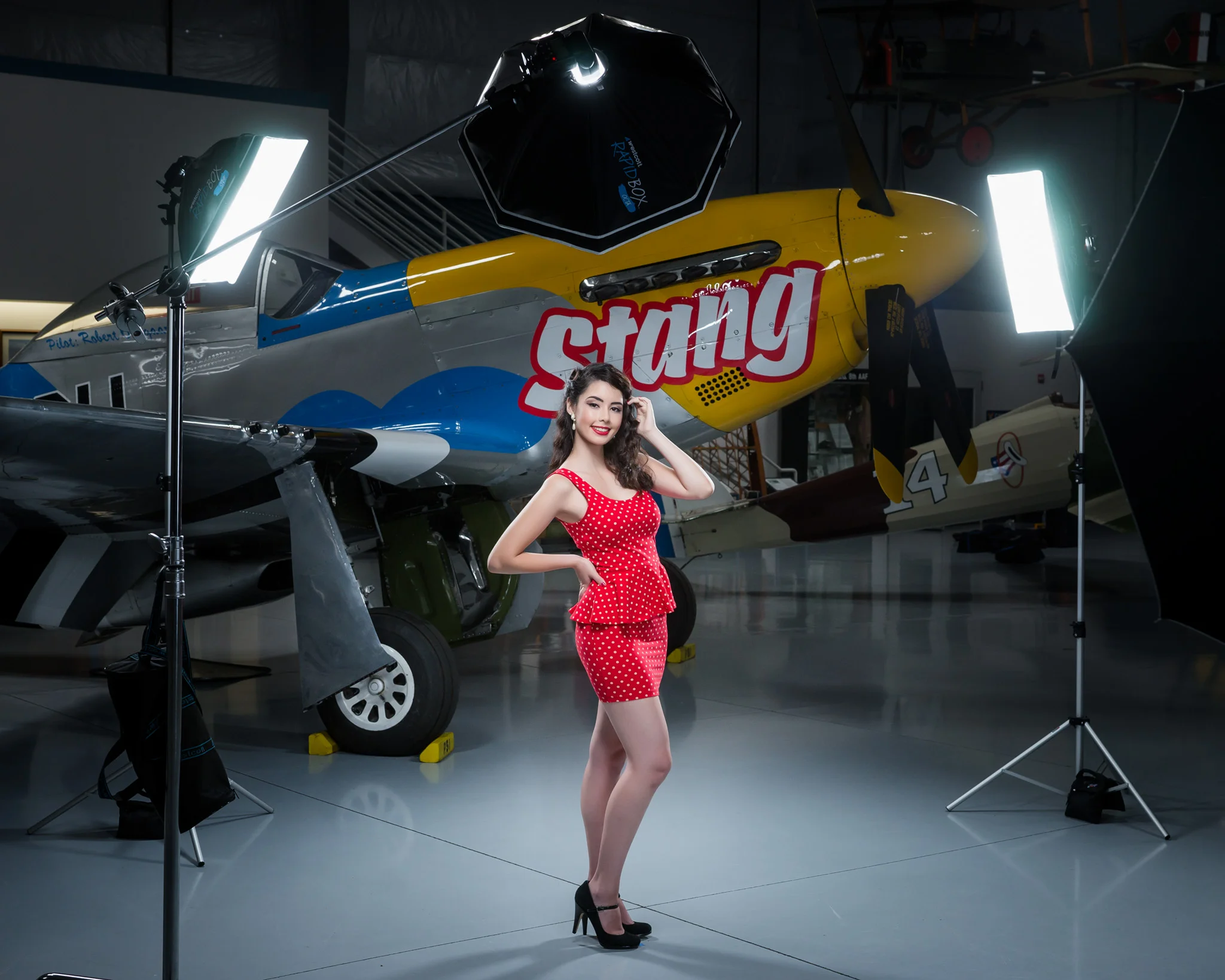 Model, Paulina Silva shows that 1940's Hollywood Glamour is easily attainable