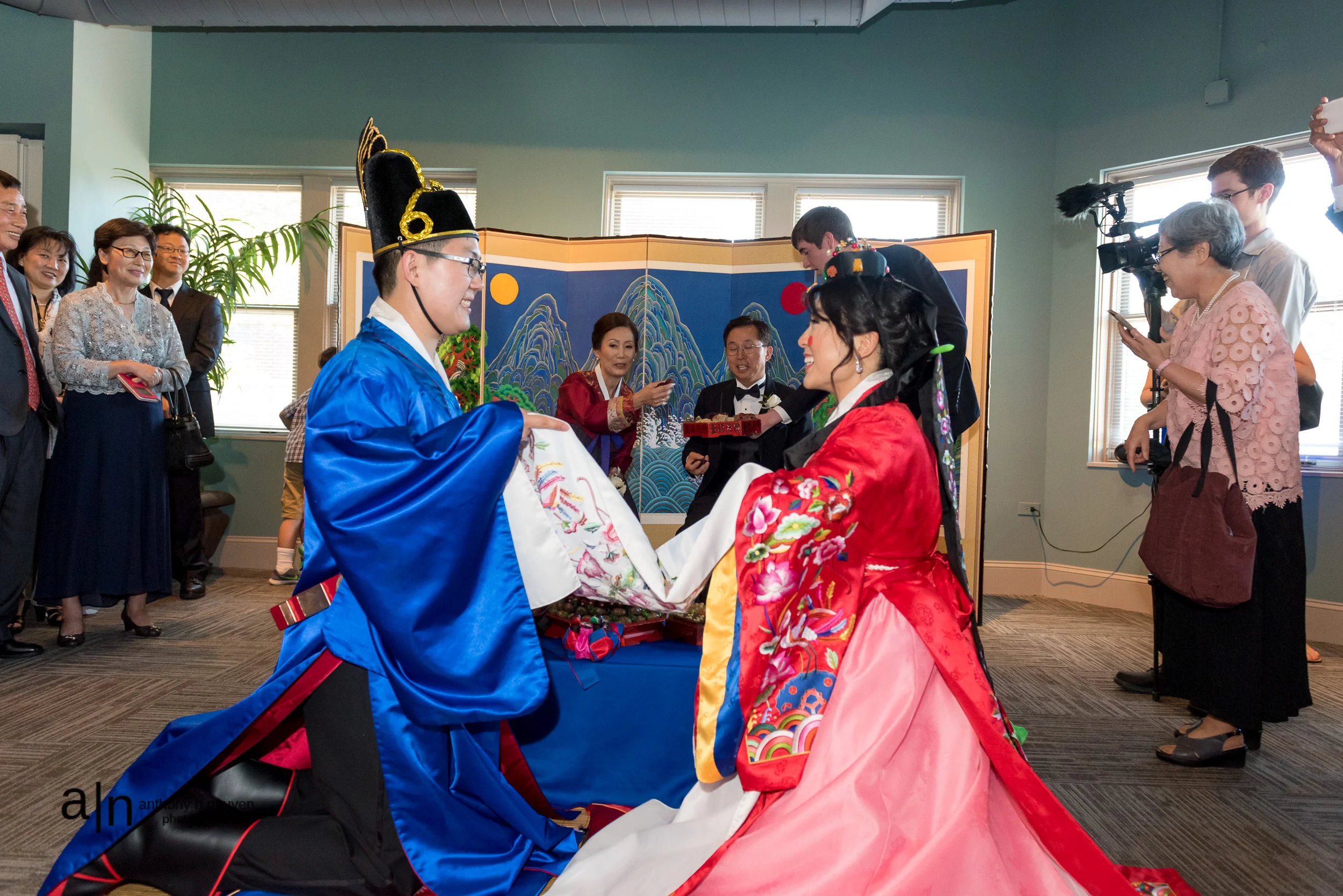 ahnp_moon_jun_wedding_blog_2010708-088.jpg