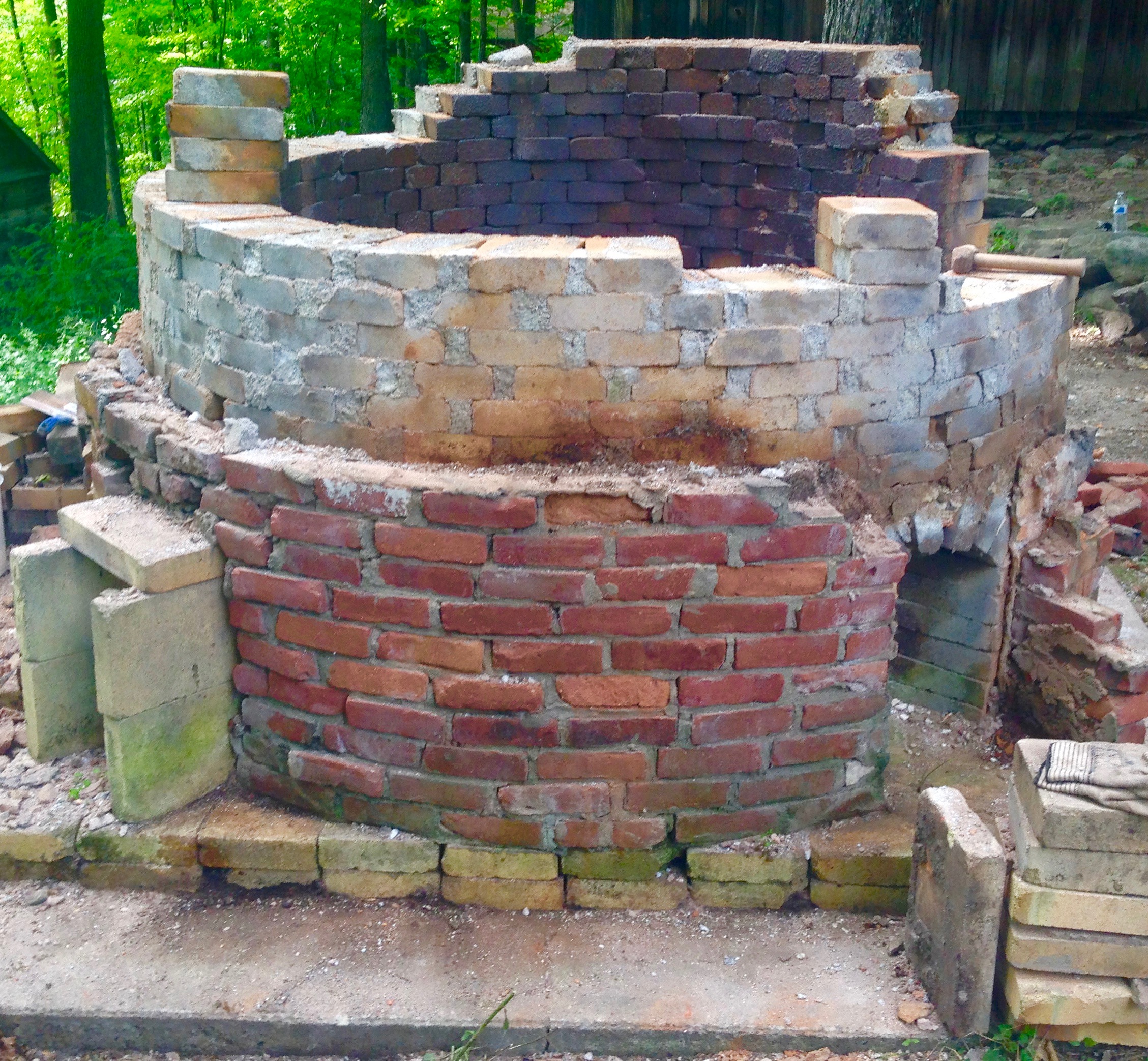 We saved almost 3000 bricks from the two kilns dismantiled .