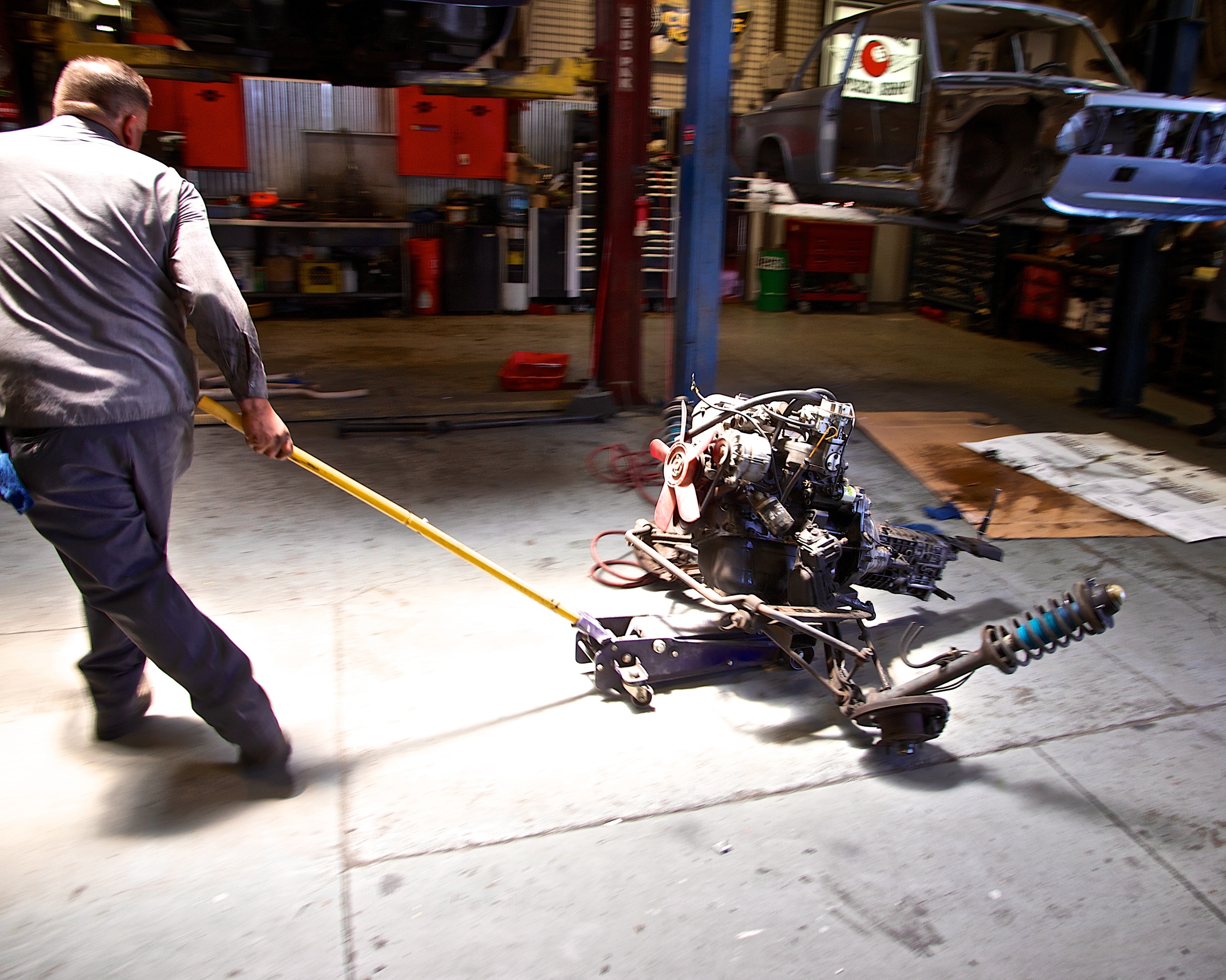 Clarion Builds BMW 2002 CoupeKing Teardown 13457.jpg