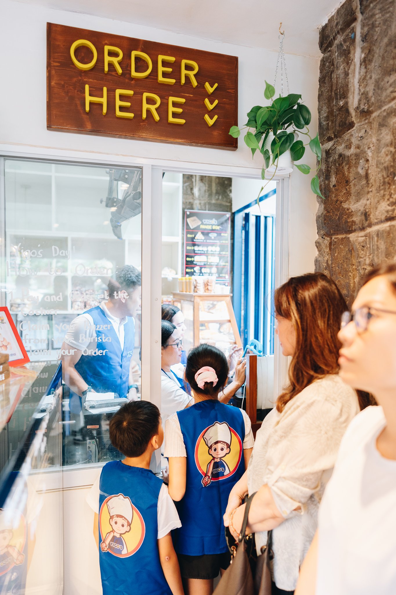 20-20241123-Yigos-Cafe-Blessing-0470-web.jpg
