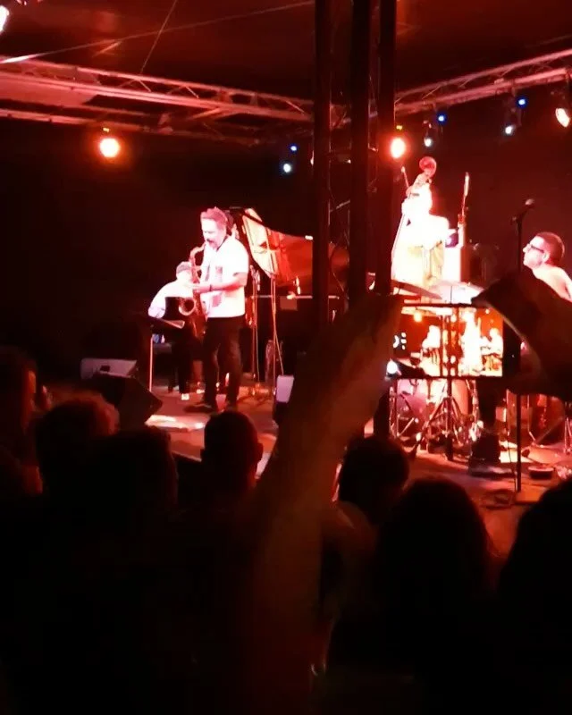 Throwback to hits with the one and only @markguiliana back in 22’ with @flymyspcshp and @jasonthomasrigby 💚
Go and check Mark’s solo show when he hits this coming May. 🥁
