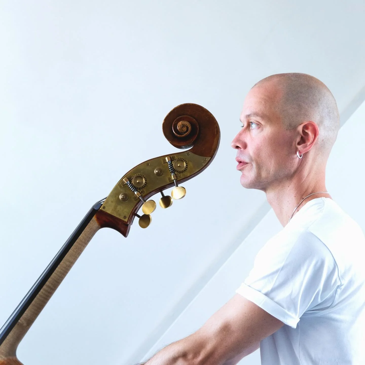 The first single &lsquo;High Sky&rsquo; from my new album &lsquo;Conversations of Hope&rsquo;. is out today! It features Xavi Torres and Naima Acuna, two incredible Spanish musicians.
 
You can now pre-order BOTH Cd&rsquo;s and Vinyl and stream on al