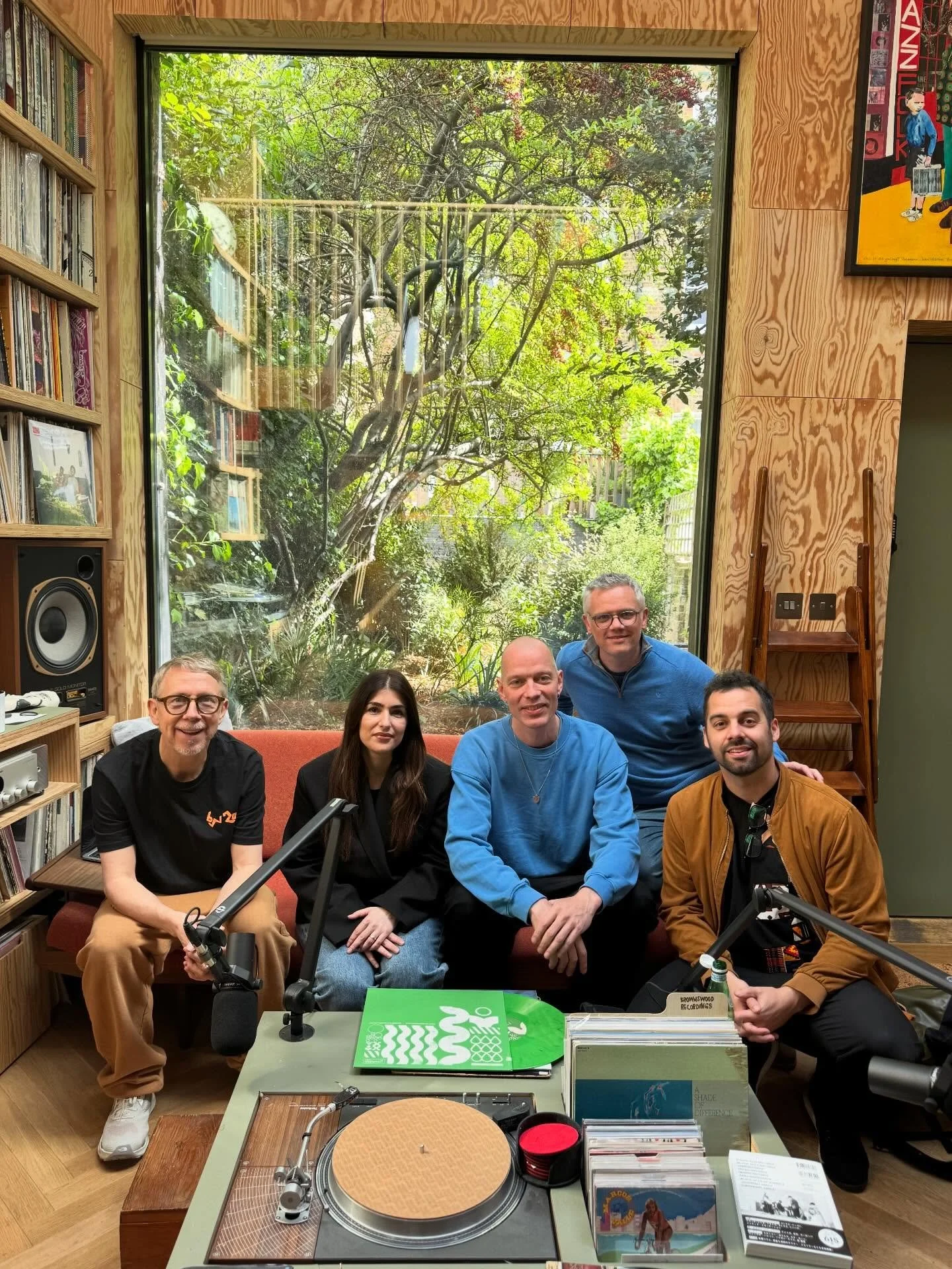 Once again an enormous pleasure to visit and hang with the one and only Gilles Peterson in his incredible studio. We played some live tracks, chatted and celebrated the latest 3Elements release &lsquo;Conversations of Hope&rsquo;. Listen in tomorrow 