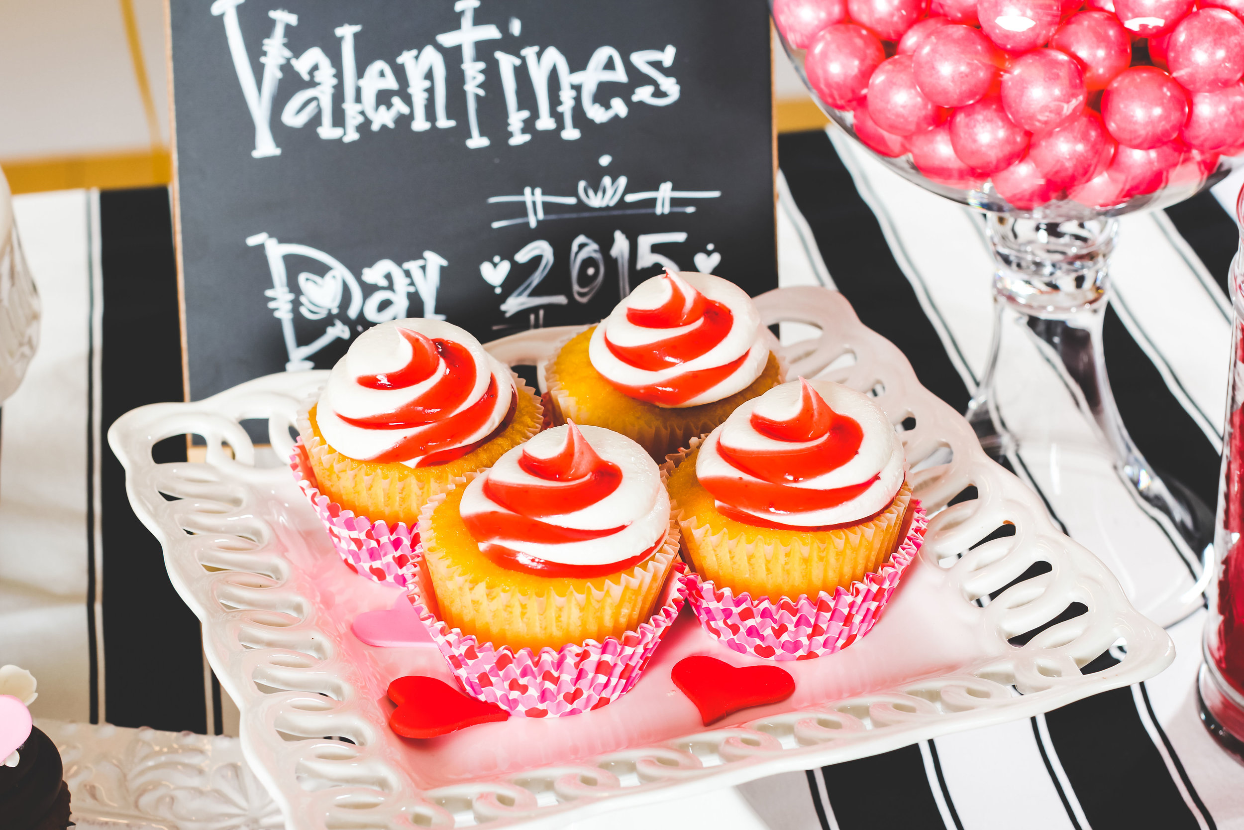 carriescakes-valentines-day-cupcakes.jpg