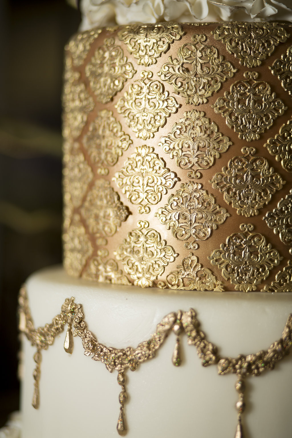 damask-gold-cake.jpg
