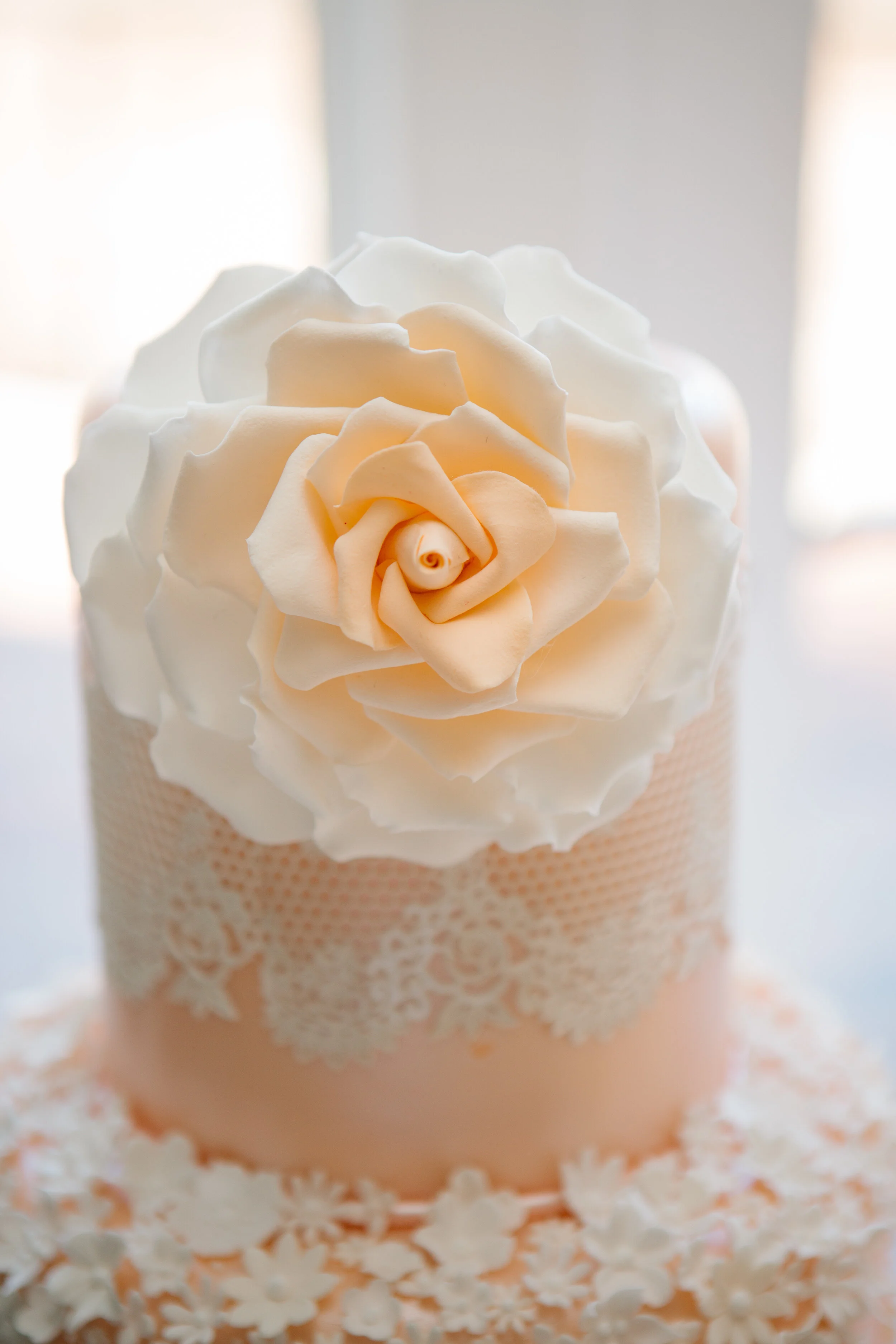 elegant-lace-cake.jpg