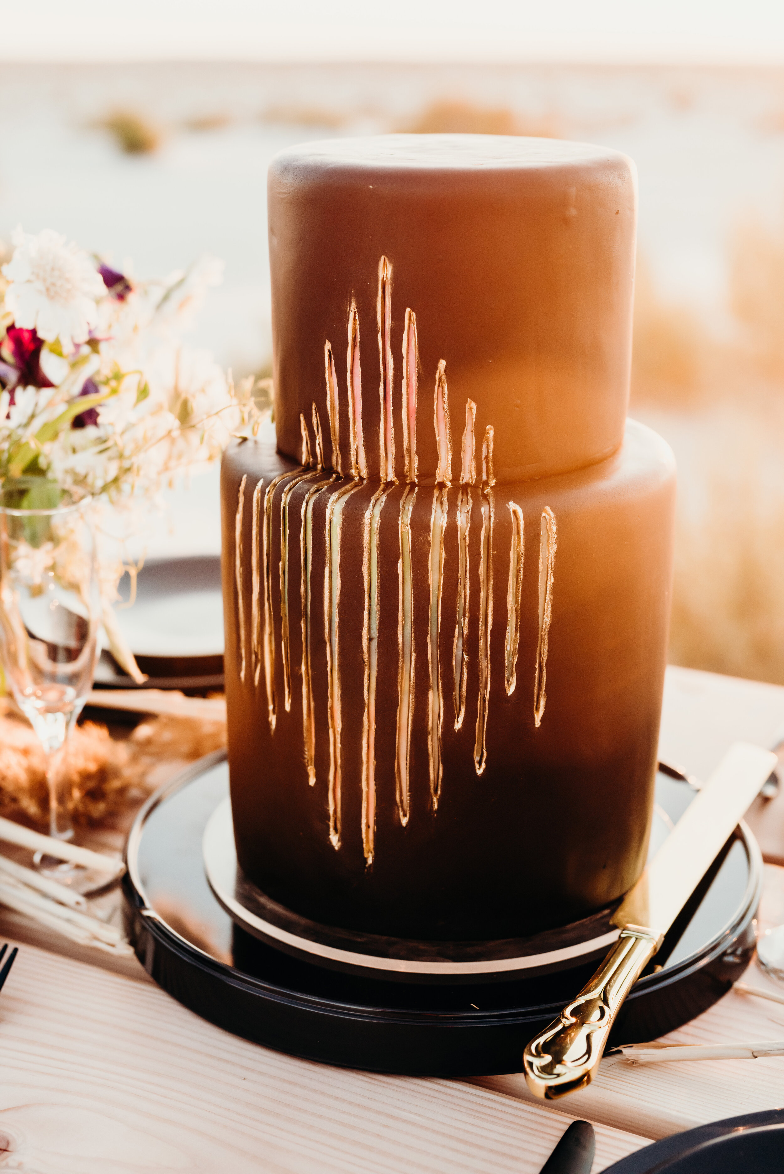 modern-fondant-gold-highlights.jpg