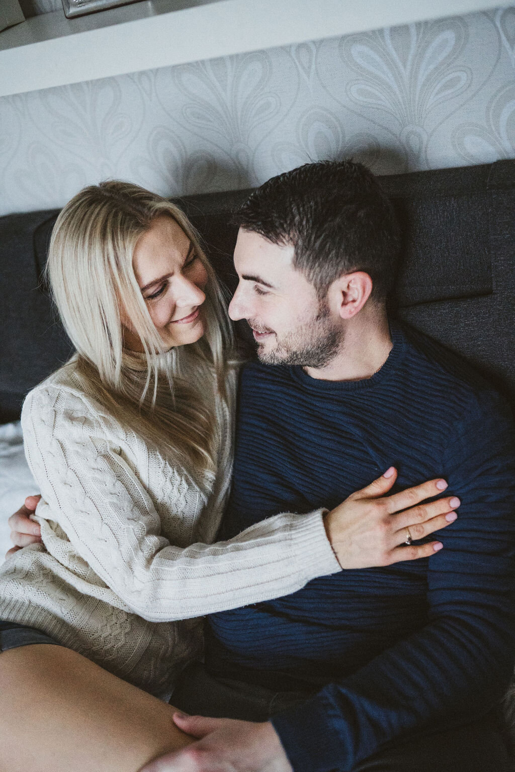 Couple-Engagement-Love-Kuopio-Inhome-Photo-Session-216_print.jpg