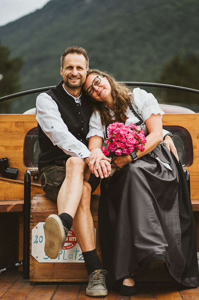 Tiroler Trachtenhochzeit in Innsbruck mit Oldtimer_7_Christina Biasi Photography (Copy)